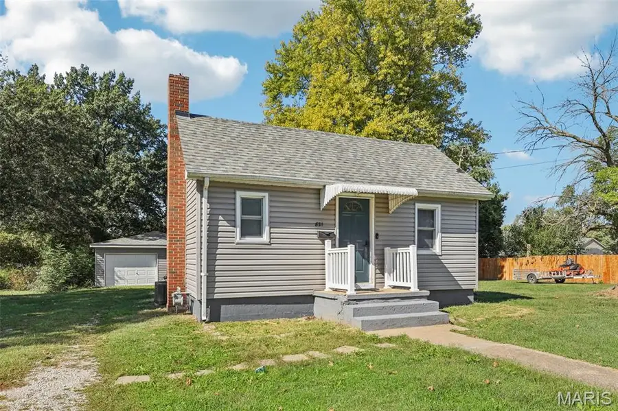 821 S Chestnut Street, Litchfield, IL 62056 - Image #2