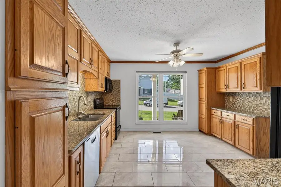 1 Shadowridge Drive, Saint Peters, MO 63376 - #3