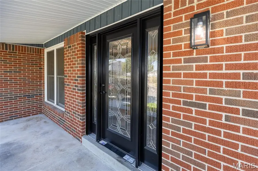 2766 Chalet Hill Drive, Saint Louis, MO 63129 - Image #2