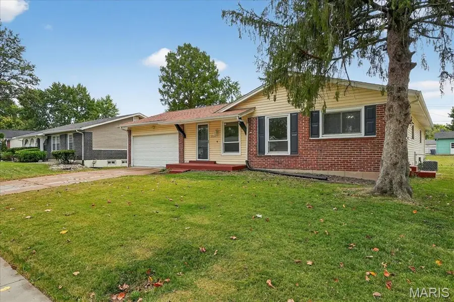 2036 Retford Drive, Florissant, MO 63033 - Image #3