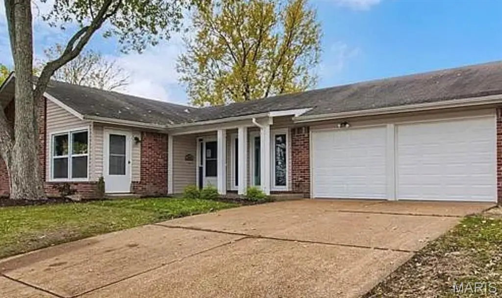 695 Henry Avenue, Ballwin, MO 63011 - Image #1