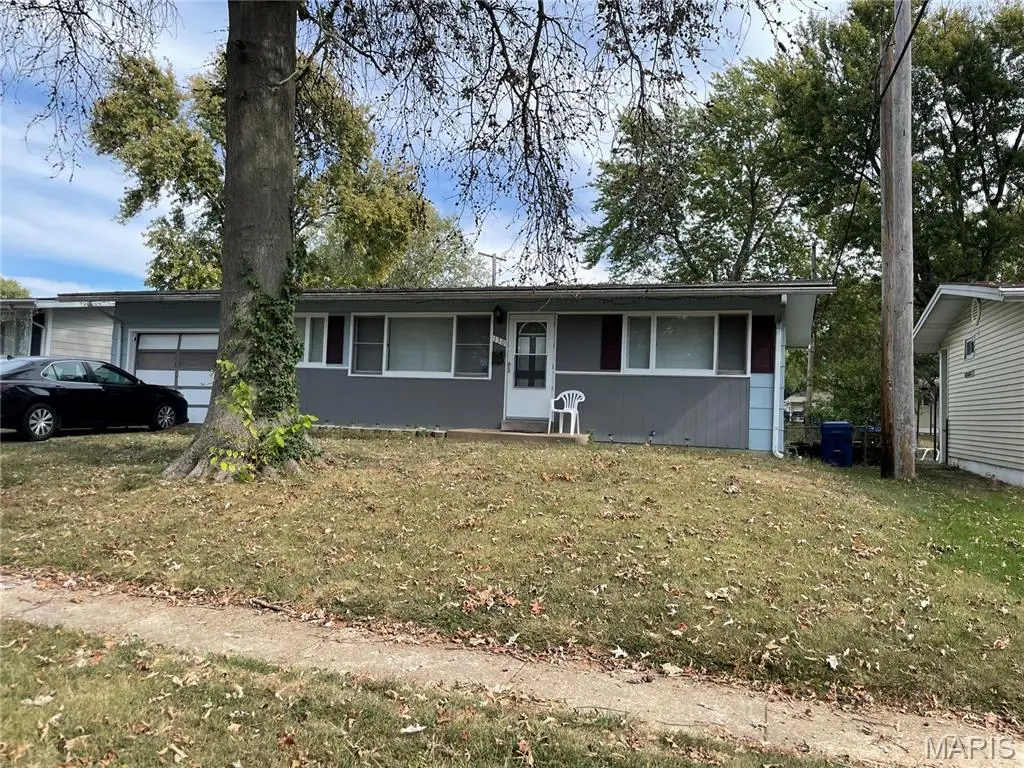 130 Dauphin Lane, Florissant, MO 63033 - Image #1