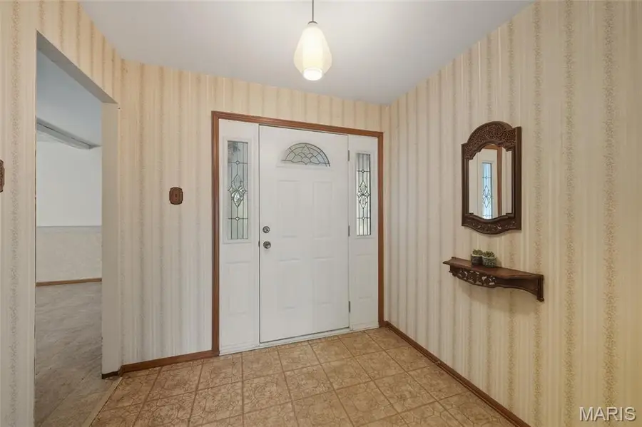 32 Oak Forest Drive, Saint Charles, MO 63303 - Image #2