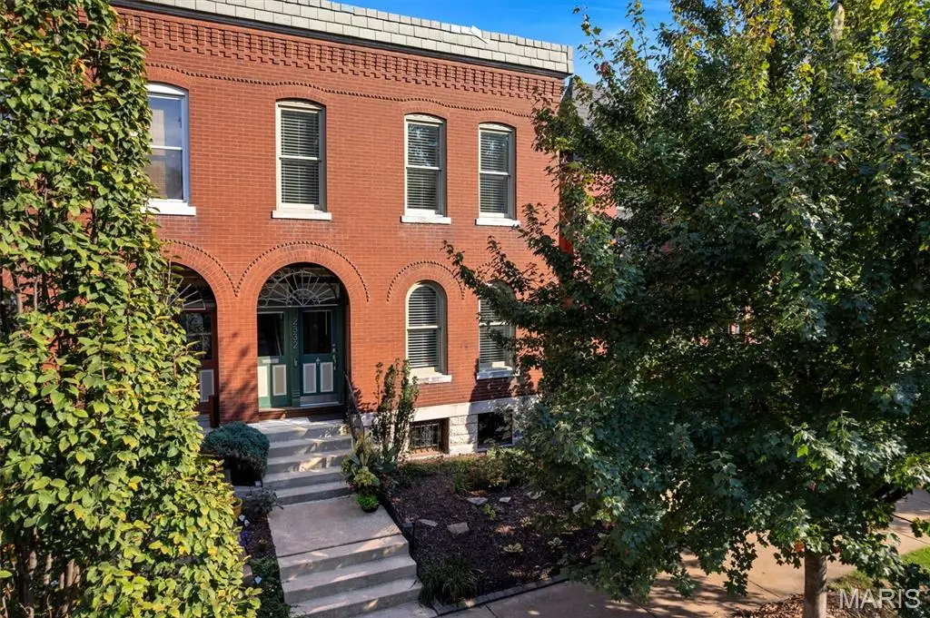 2332 S Compton Avenue, Saint Louis, MO 63104 - #1