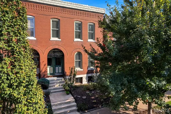 2332 S Compton Avenue, St Louis, MO 63104