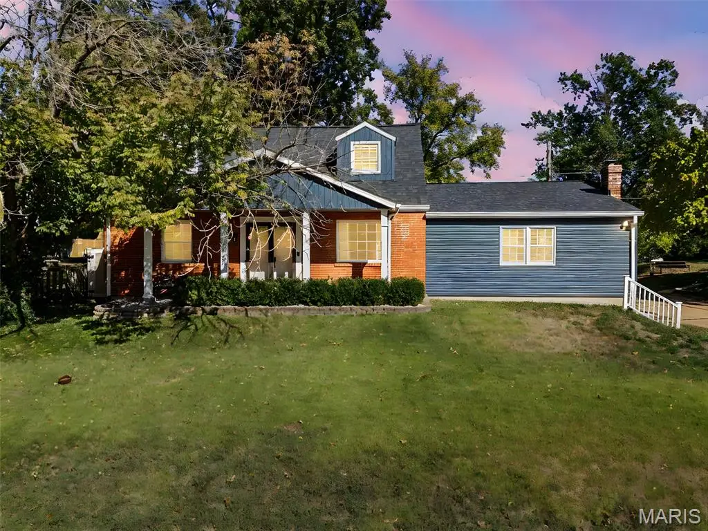 1001 Barberry Lane, Kirkwood, MO 63122 - Image #1