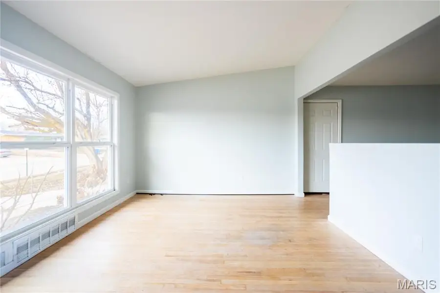 1805 Flicker Drive, Florissant, MO 63031 - Image #3