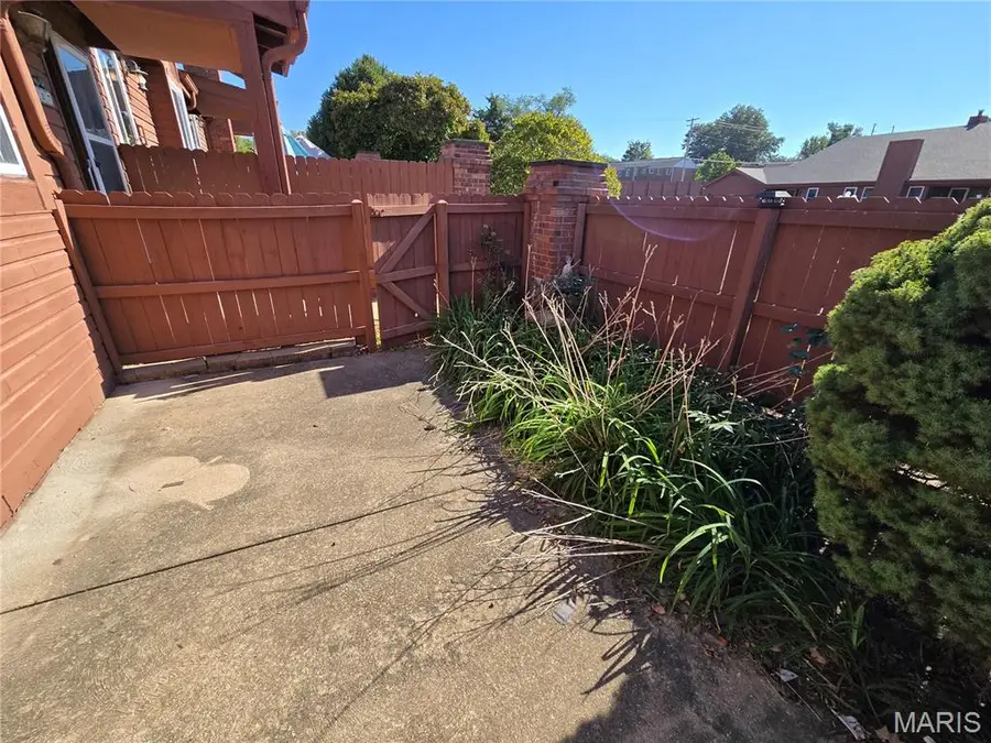 2027 Ami Court #20E, Saint Charles, MO 63303 - Image #2