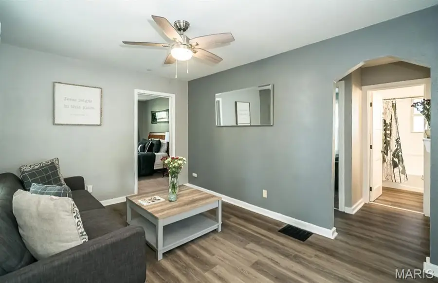 12502 Hillview Drive, Saint Louis, MO 63138 - Image #3