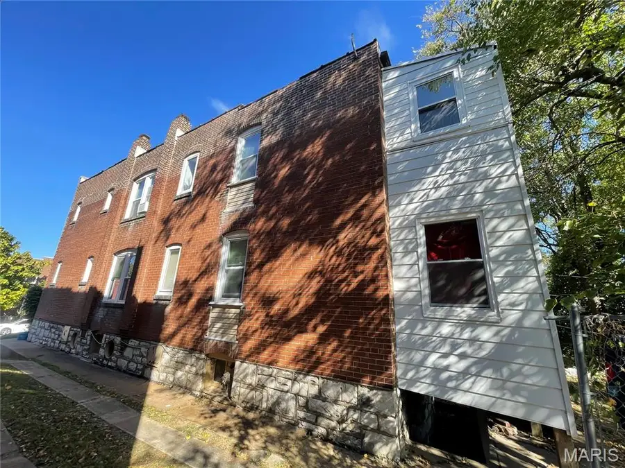 3720 Winnebago Street, Saint Louis, MO 63116 - #2