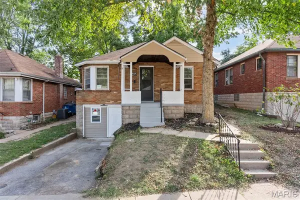 8728 Susan Avenue, St John, MO 63114