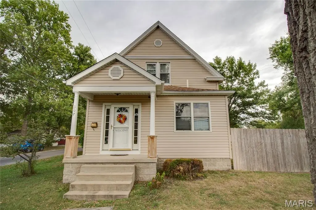 307 N East Street, Carlinville, IL 62626 - Image #1