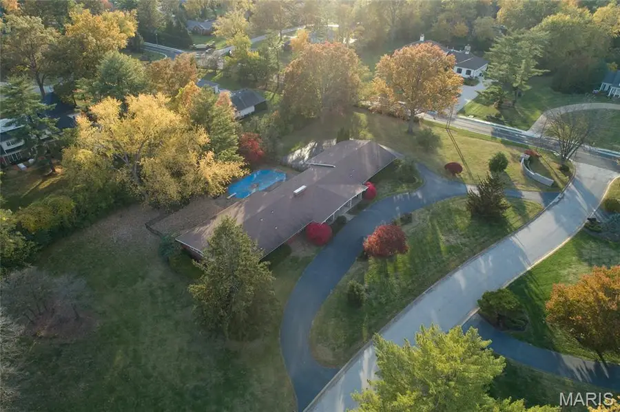 2 Country Estates Place, Frontenac, MO 63131 - Image #3