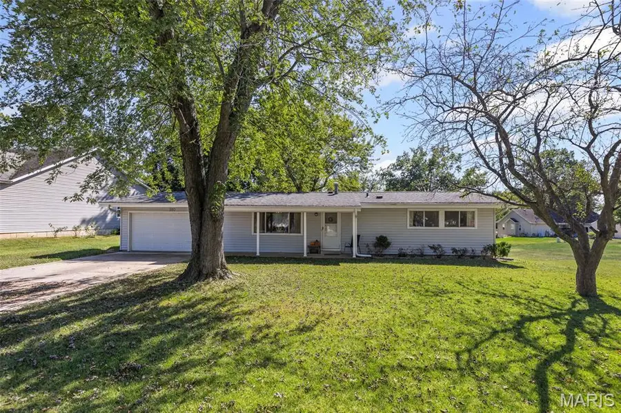 380 High Point Drive, Edwardsville, IL 62025 - Image #3