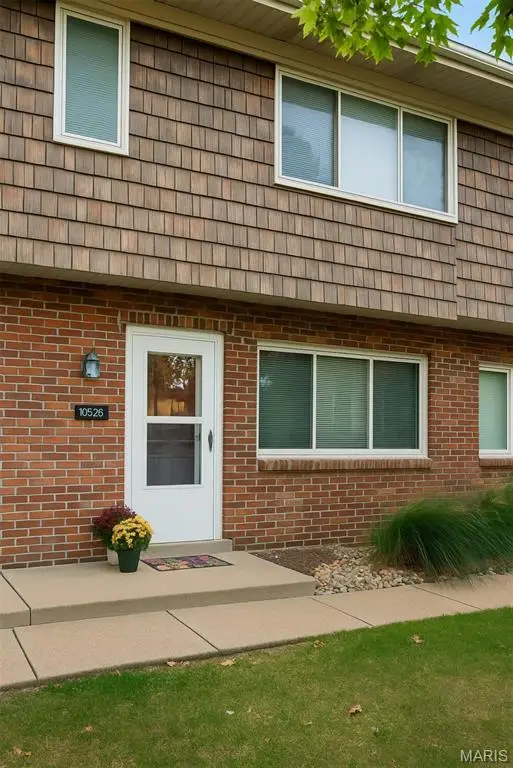 10573 Carroll Wood Way, St Louis, MO 63128