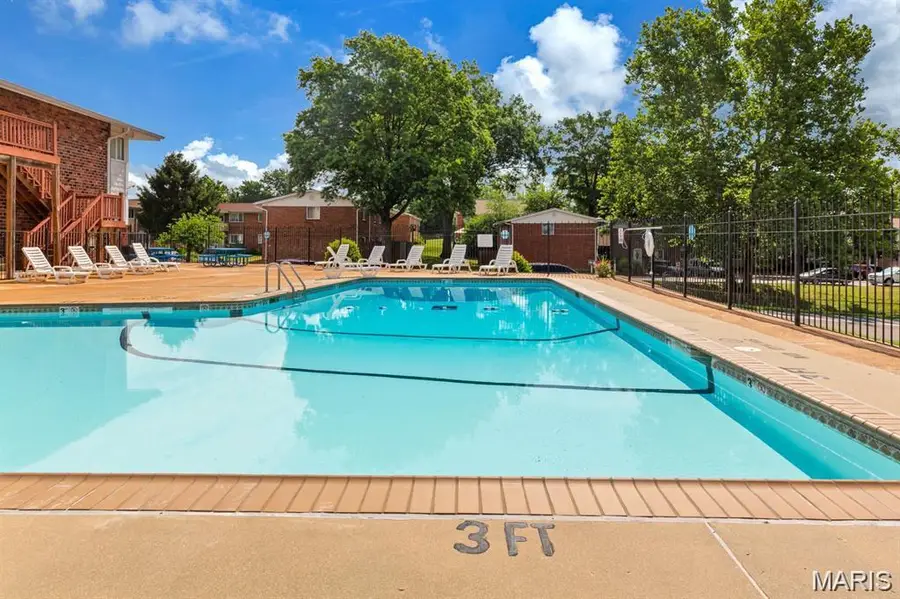 10573 Carroll Wood Way, Saint Louis, MO 63128 - Image #3