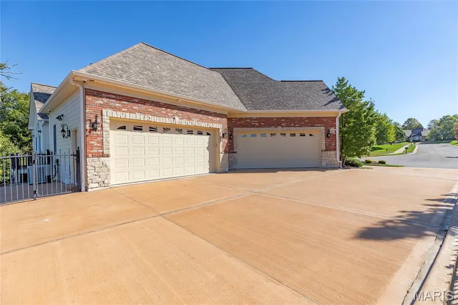 6 Hansen Manor, Saint Charles, MO 63303 - #2