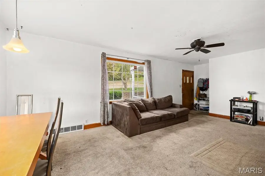 312 E Ofallon Drive, Caseyville, IL 62232 - Image #3