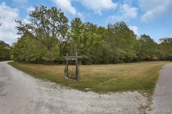 55 Rustic Lodge Lane, Defiance, MO 63341