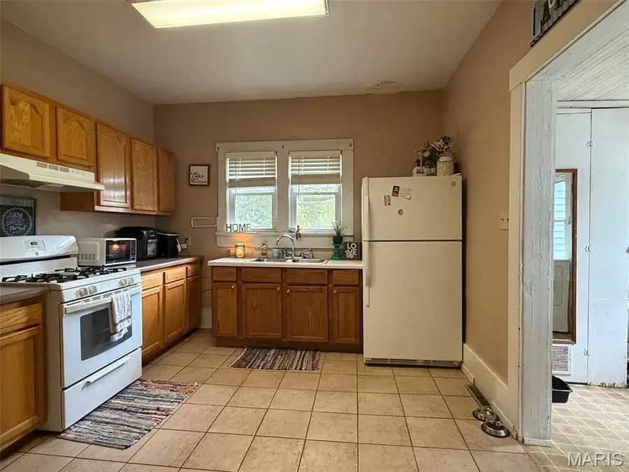 804 N Main Street, Saint Elmo, IL 62458 - Image #2