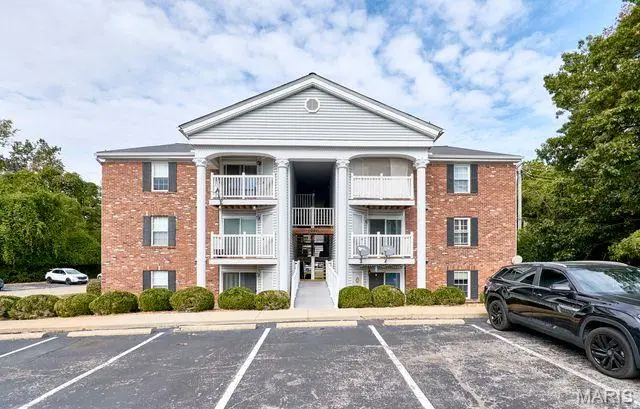 1960 Marine Terrace Drive #K, Maryland Heights, MO 63146 - Image #2