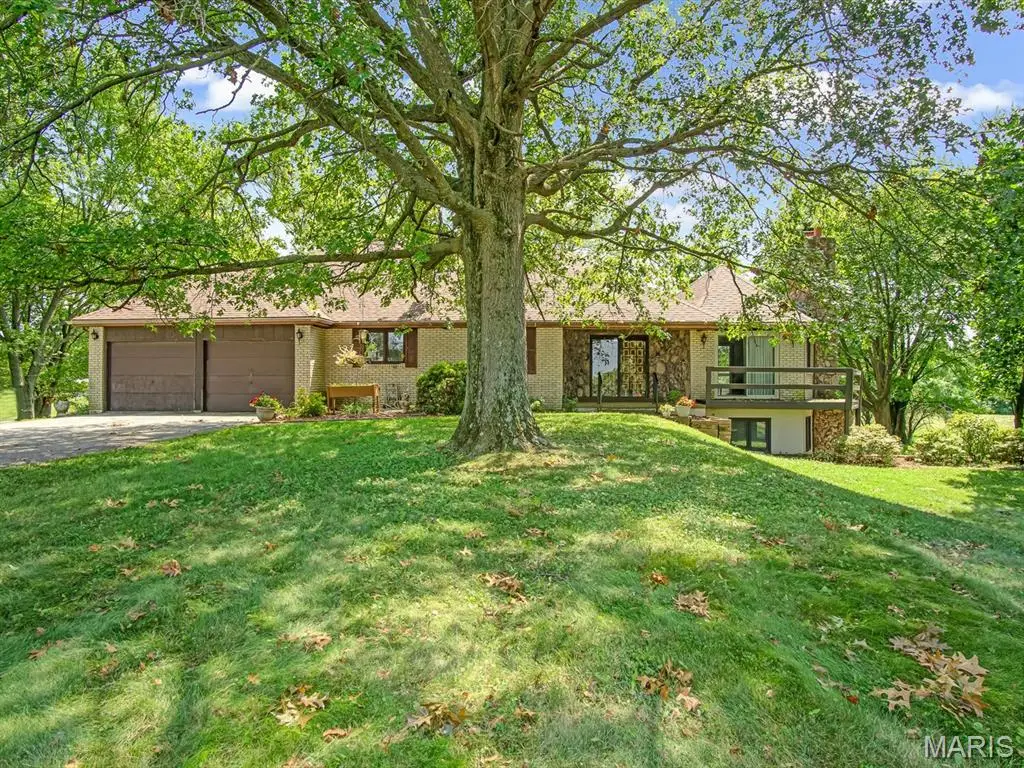 1 Pioneer Trail, Glen Carbon, IL 62034 - Image #1