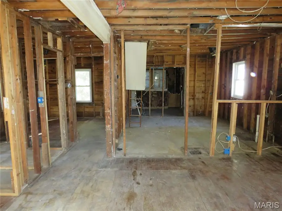 507 E Cherry Avenue, Owensville, MO 65066 - Image #2