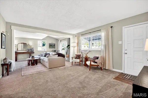 277 Ramsey Lane, Ballwin, MO 63021