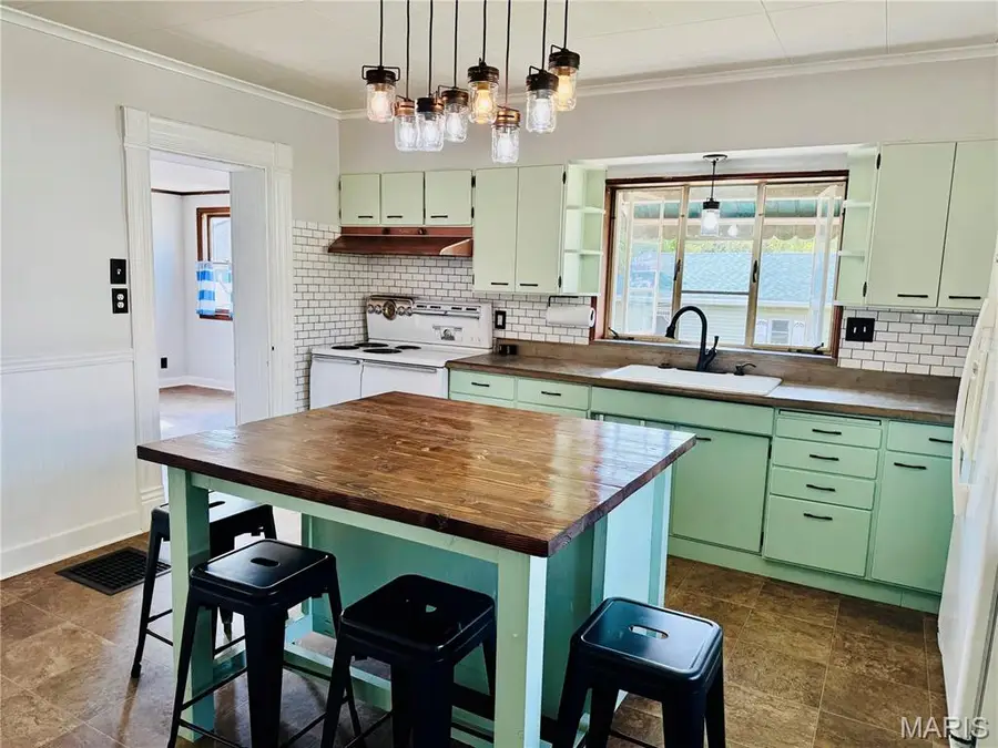 3331 Saint Marys Avenue, Hannibal, MO 63401 - Image #2