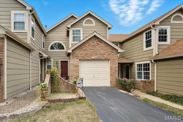11958 Autumn Lakes Drive, Maryland Heights, MO 63043