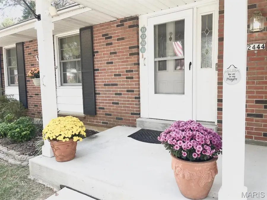 2444 Via Miralesta Drive, Saint Louis, MO 63125 - Image #2