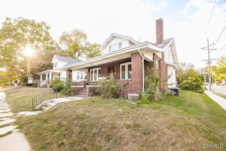 301 S 15th, Belleville, IL 62220 - #2