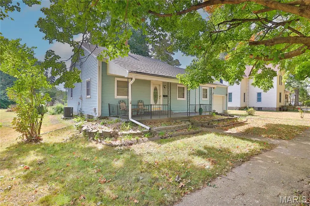 115 W South Street, Nokomis, IL 62075 - Image #1