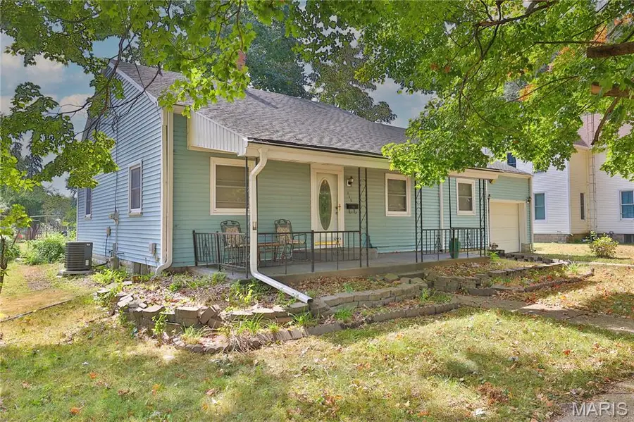 115 W South Street, Nokomis, IL 62075 - Image #2