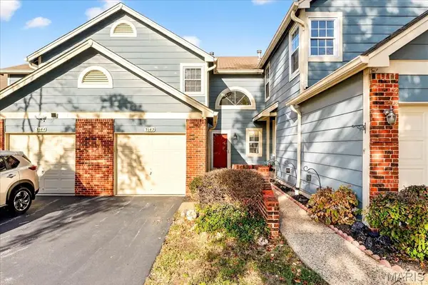 3142 Autumn Trace Drive, Maryland Heights, MO 63043