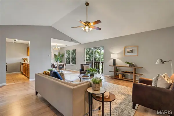 10903 Village Grove Drive #D, St Louis, MO 63123