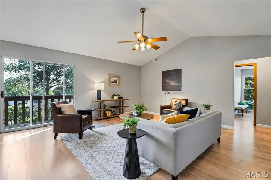 10903 Village Grove Drive #D, Saint Louis, MO 63123 - Image #2