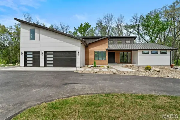 4513 Du Bourg Lane, St Louis, MO 63128