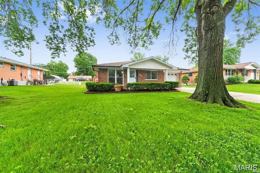 9928 Bonton Drive, Affton, MO 63123 - Image #2