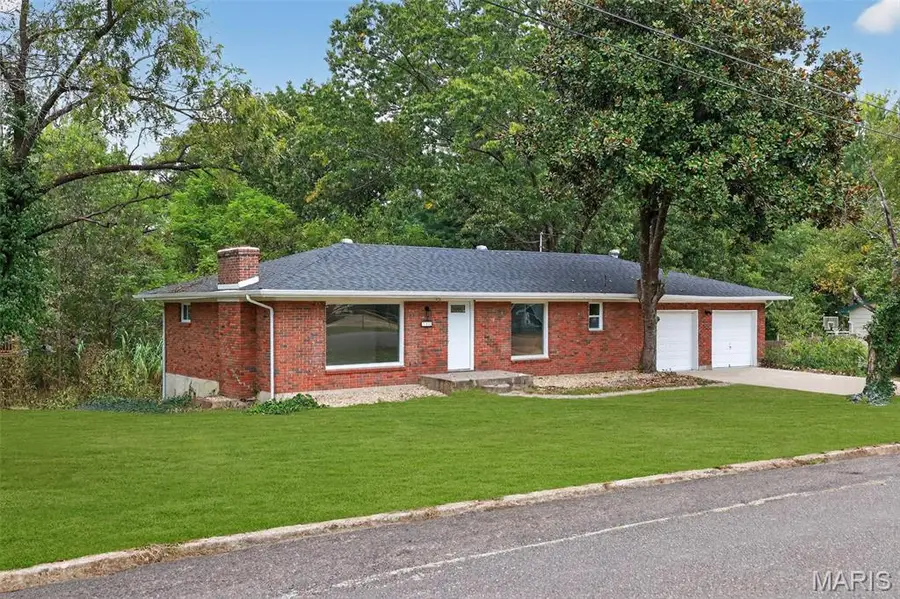 315 Hillcrest Drive, Bourbon, MO 65441 - Image #2