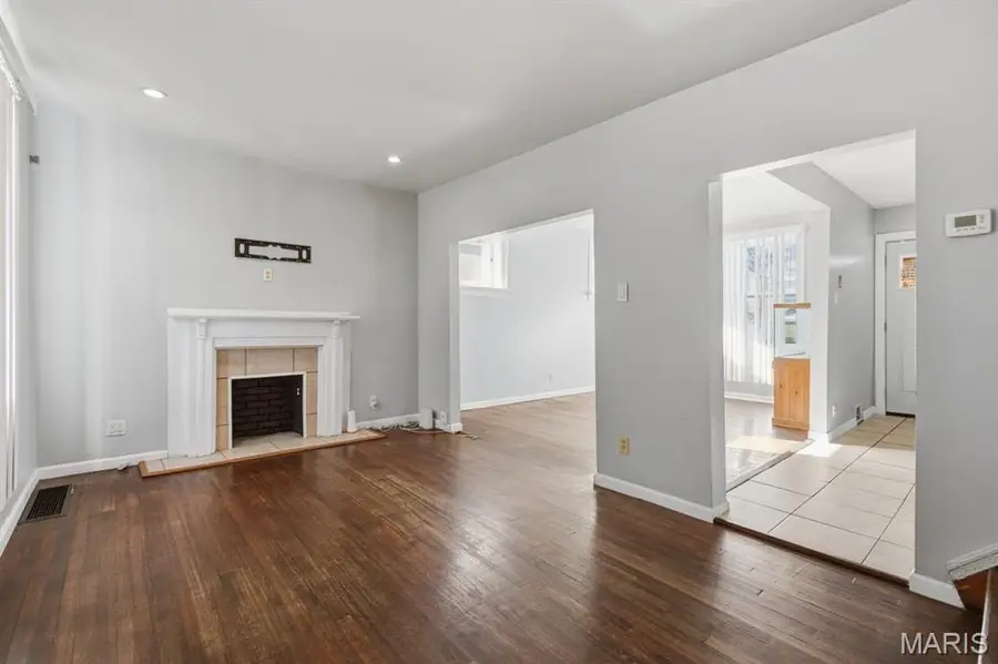 4707 Ray Avenue, Saint Louis, MO 63116 - #2