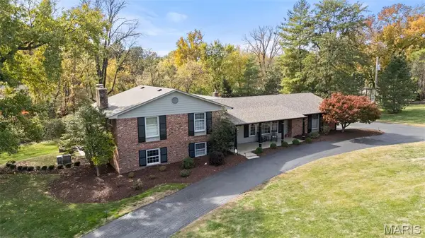 13 Balcon Estates, Creve Coeur, MO 63141