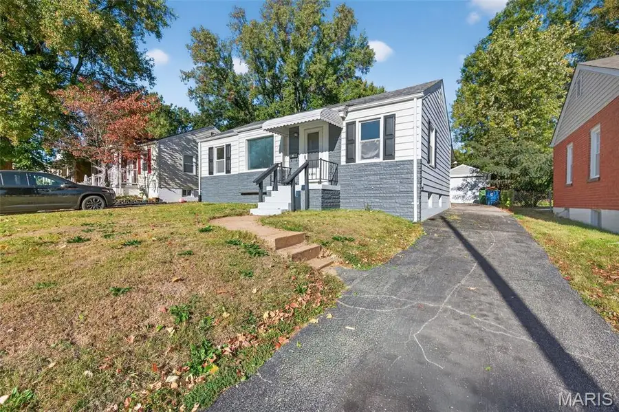 10335 Saint Joan Lane, Saint Ann, MO 63074 - Image #2