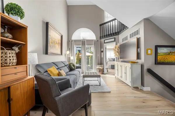 1633 Mount Vernon Drive #2, St Charles, MO 63303