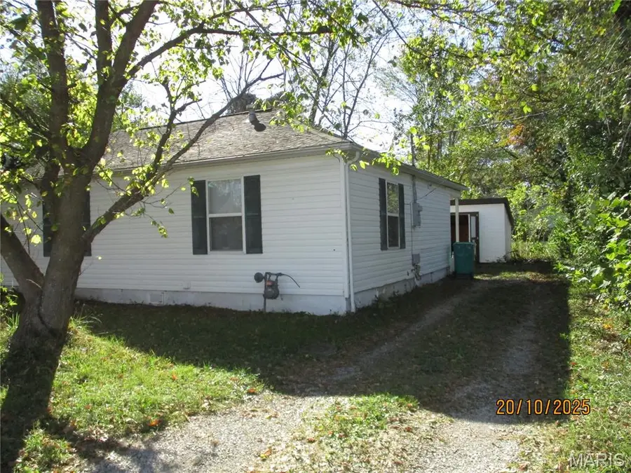 212 N Mapleshade Road, Cuba, MO 65453 - Image #2