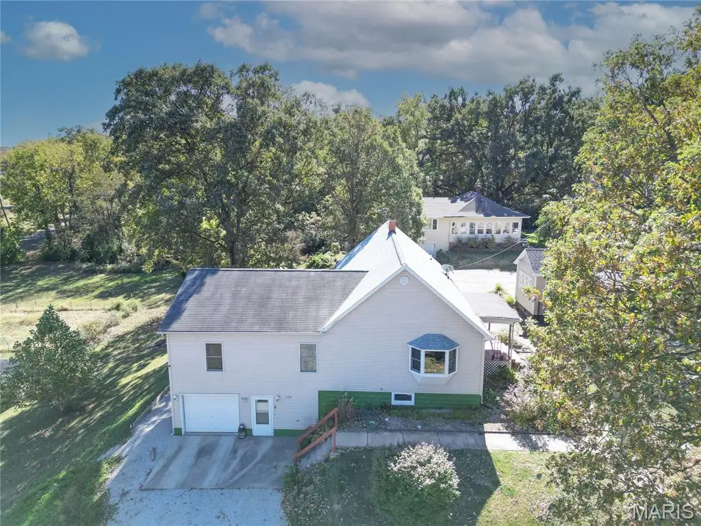 508 E Wood Street, Hillsboro, IL 62049 - #1