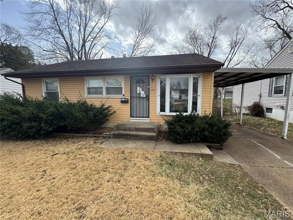 322 Caithness Road, Saint Louis, MO 63137 - Image #1