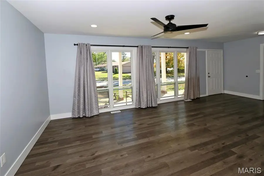 4801 Langtree Drive, Saint Louis, MO 63128 - Image #3