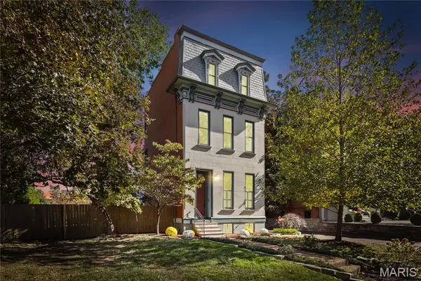 38 Benton Place, St Louis, MO 63104