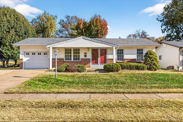 575 Candle Light Lane, Hazelwood, MO 63042